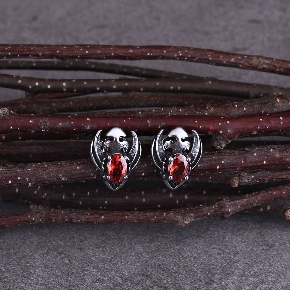 Street Fashion Earrings - 남녀공용 맞춤형 무당 벌레 패션 스테인레스
